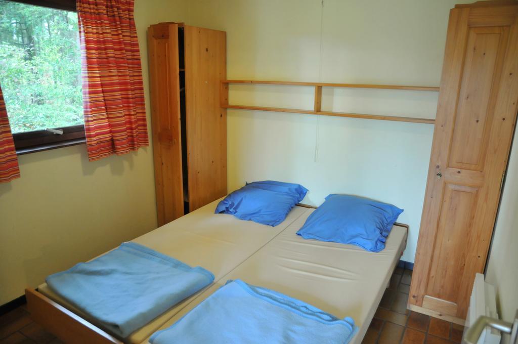 Village De Vacances De Vencimont Vonêche Zimmer foto