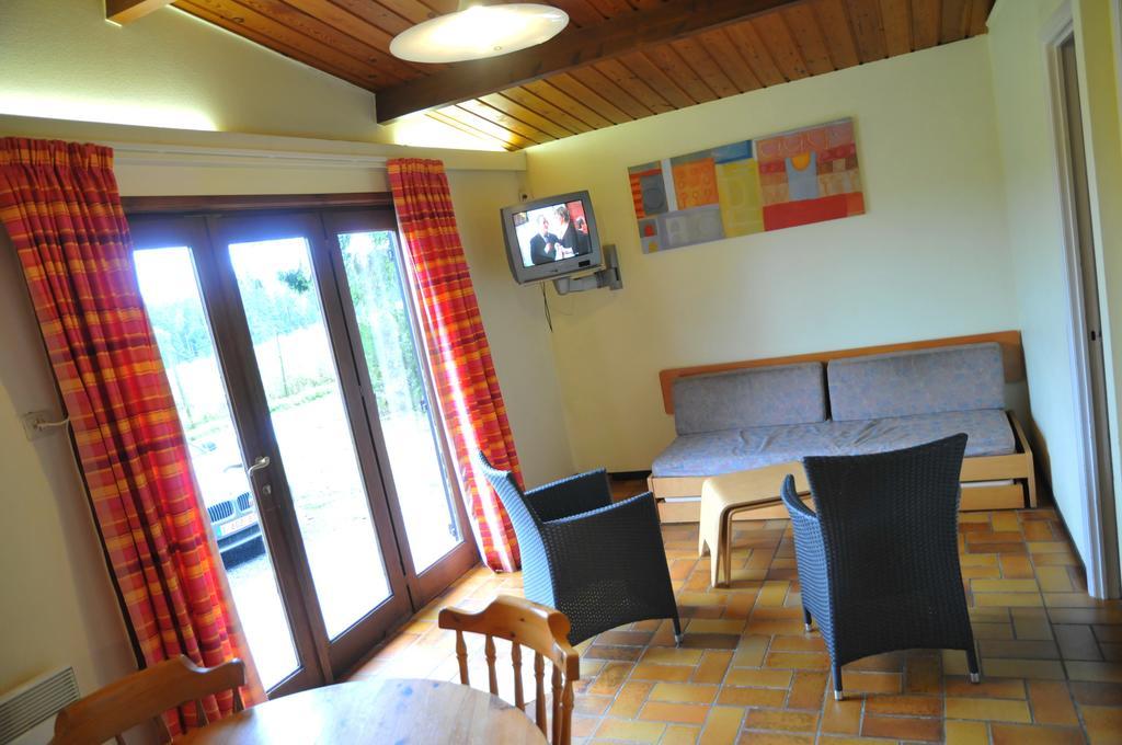 Village De Vacances De Vencimont Vonêche Zimmer foto